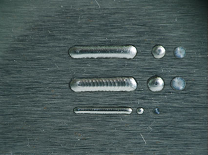 <a href='http://m.kristalmusic.com.cn/product/3.htm' class='text_a'>模具激光焊機(jī)</a>修復(fù)鏡面模具效果